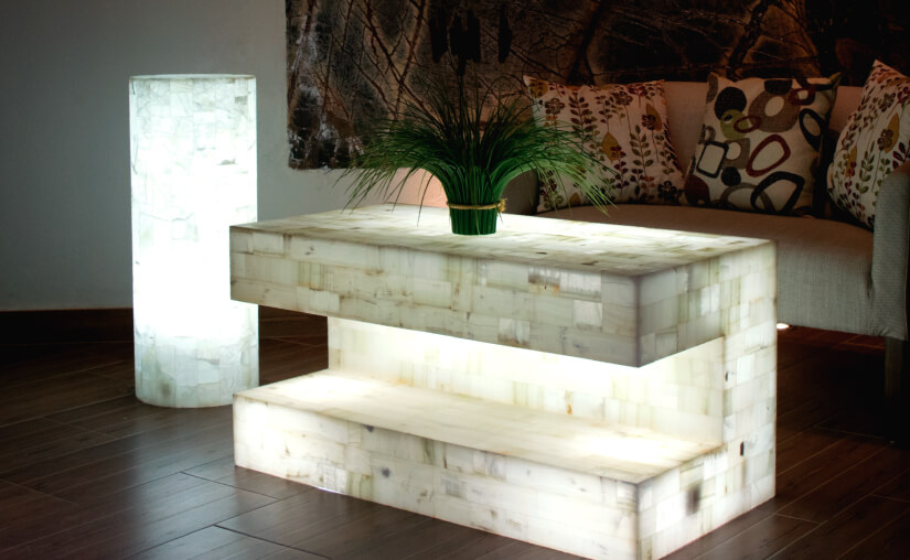 Onyx pedestal and huge cylindrical onyx floor lamp made from Blanco San Luis stone collection using marqueteria technique